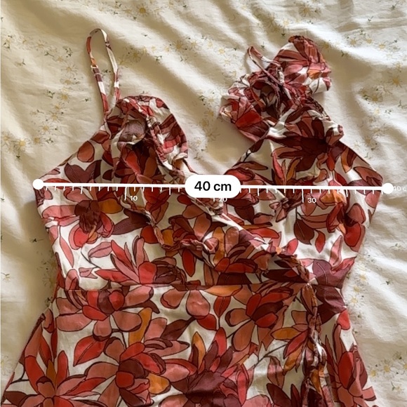 Beautiful Flowy asymmetrical summer dress - Picture 9 of 11